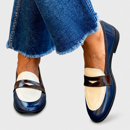 Claudia™ | Mocasines con detalles en contraste