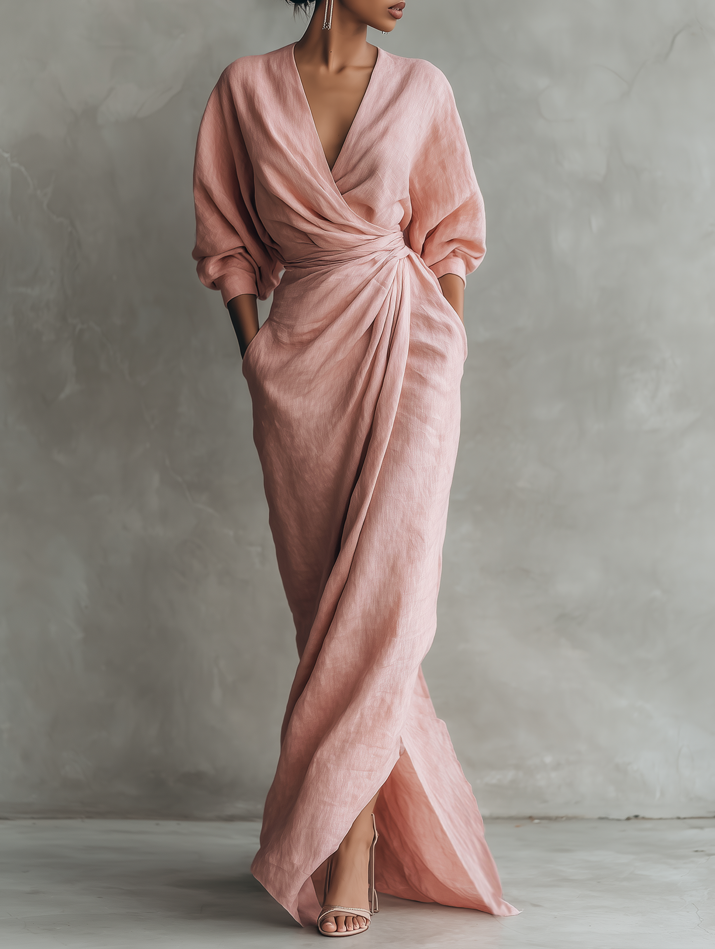Vestido maxi minimalista de mujer en mezcla de lino rosa con escote en V