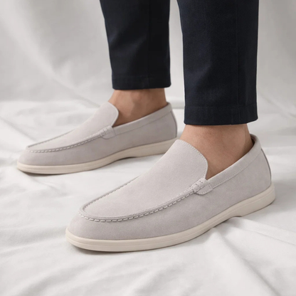 Elegantes mocasines de ante