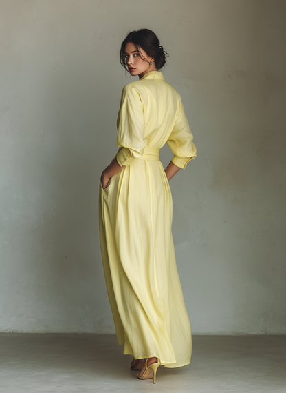 Vestido camisero maxi de mujer en amarillo limón, de algodón y lino, con cinturón para anudar y mangas midi