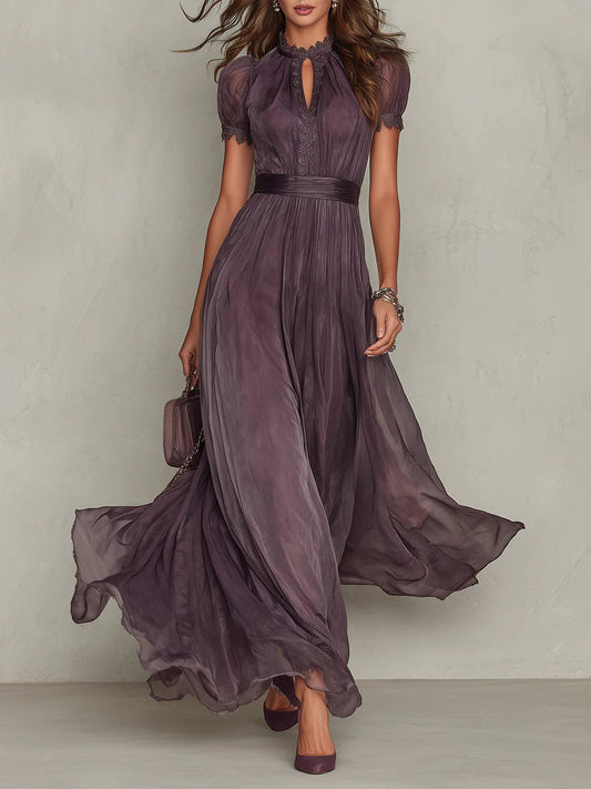 María™ • Vestido largo violeta con escote lágrima y borde de encaje en gasa
